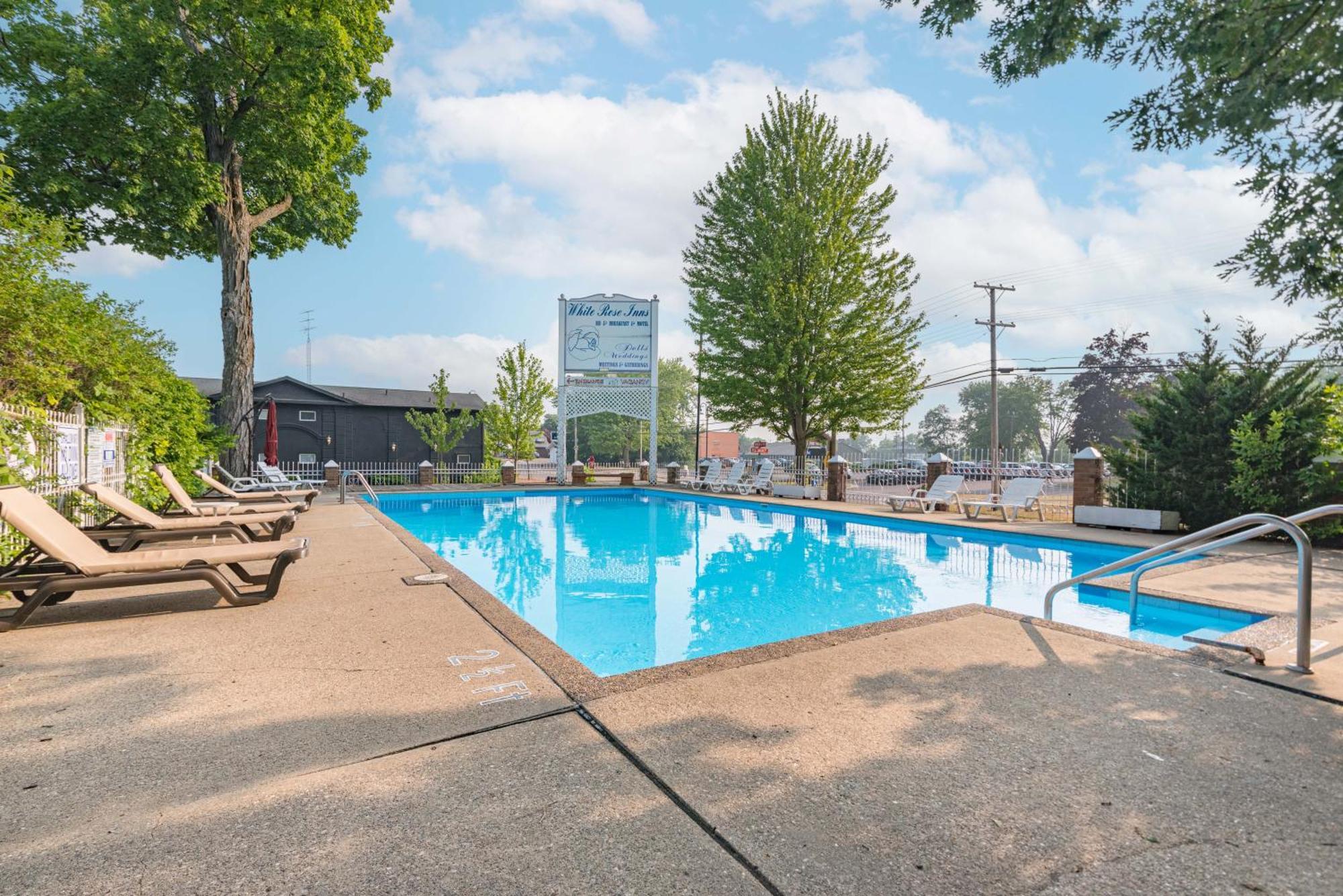White Rose Inns & Motel Wisconsin Dells Ngoại thất bức ảnh