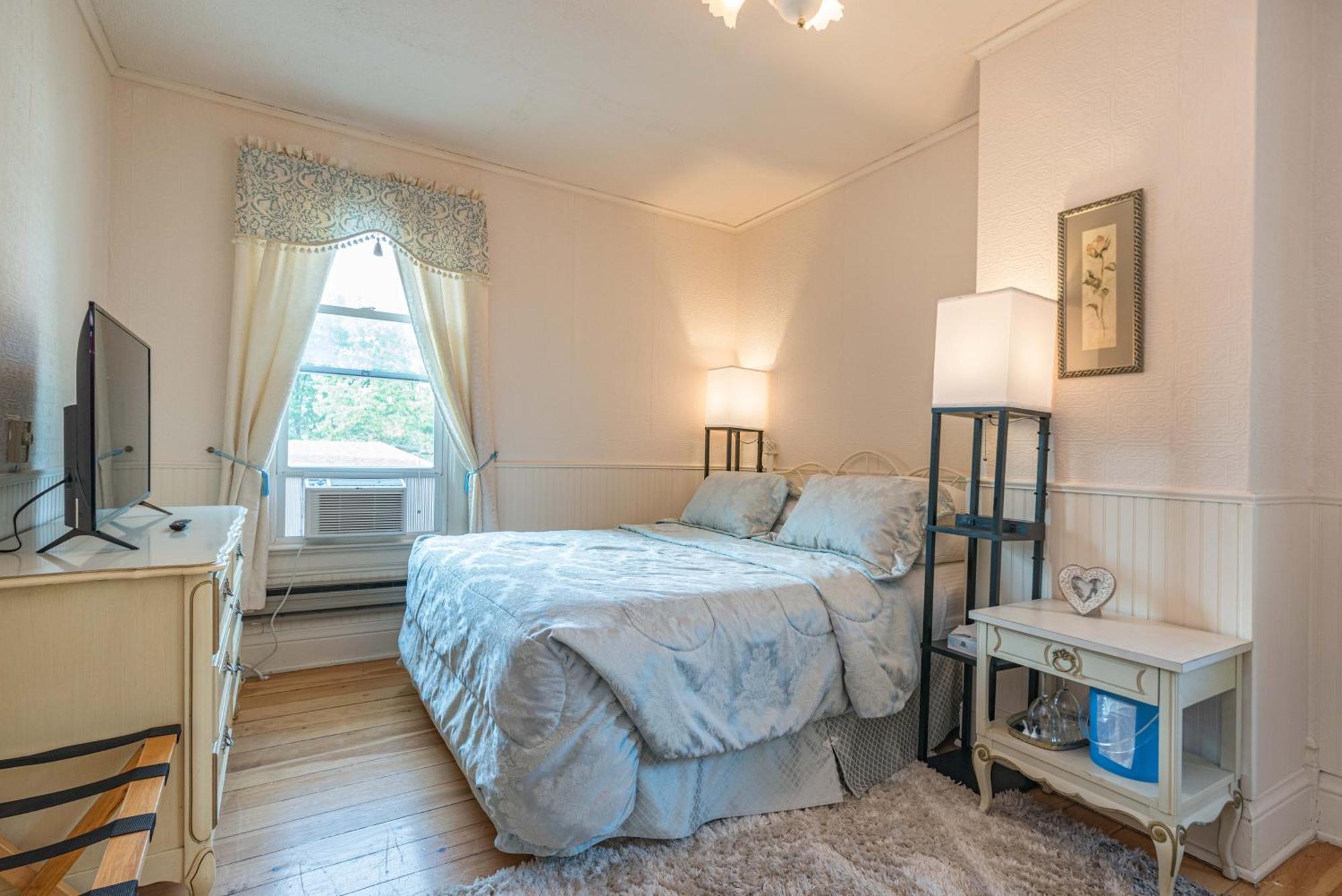 White Rose Inns & Motel Wisconsin Dells Phòng bức ảnh